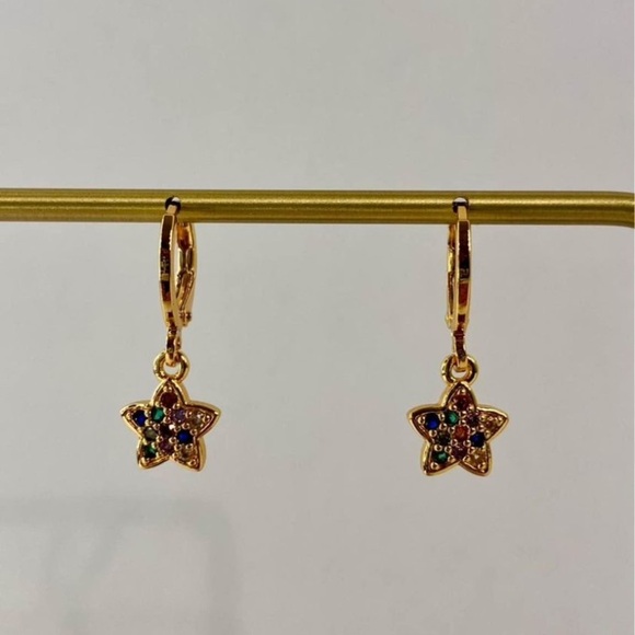 Beautiful Pair of High Quality Gold Plated French Star Hoop Earrings - Picture 1 of 4